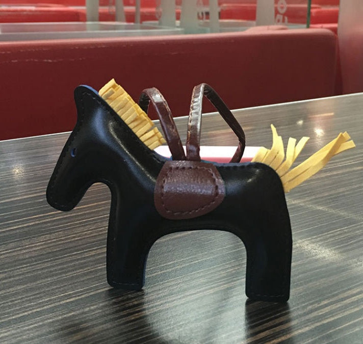 LUXE Stallion