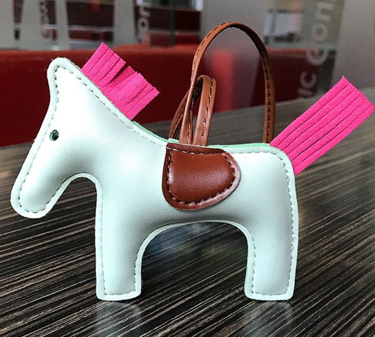 LUXE Stallion