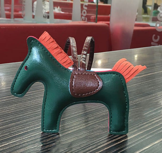 LUXE Stallion