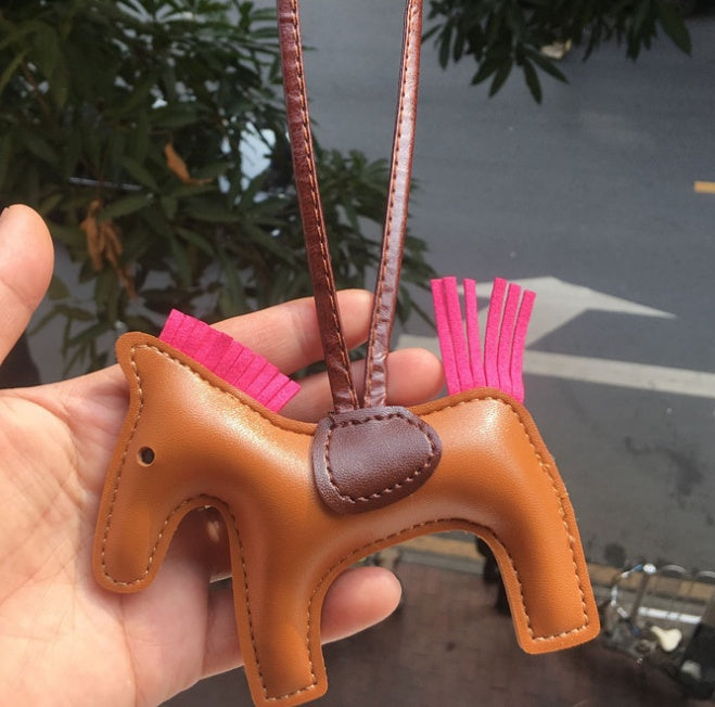 LUXE Stallion