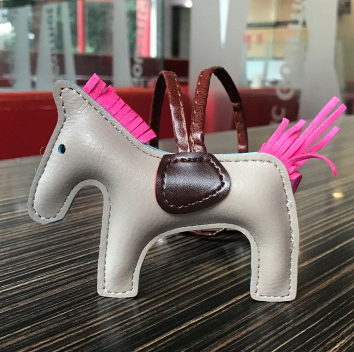LUXE Stallion