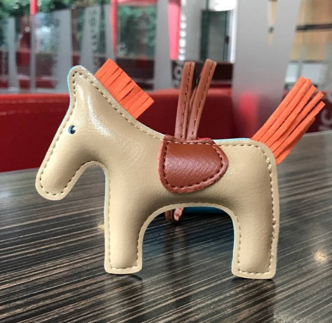 LUXE Stallion